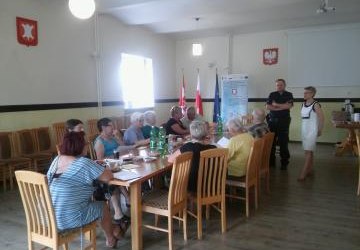 Spotkanie seniorów z Panem Januszem Rybą - Dzielnicowym Gminy Łabowa